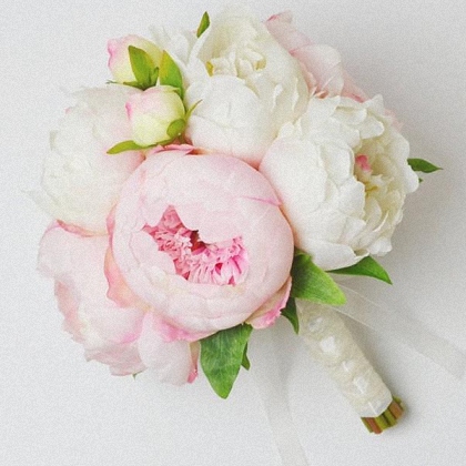 Blush & white, a two tone Peony bouquet